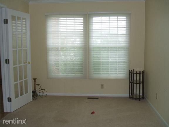 8439 Highland Ct - Photo 3 of 13