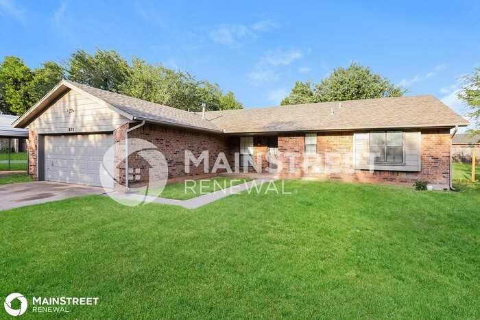 822 N Jefferson Ave - Photo 3 of 16