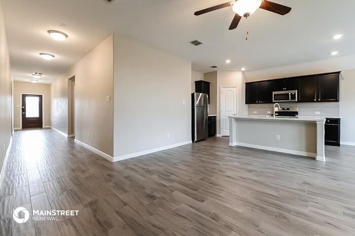 8424 High Garden St - Photo 3 of 17