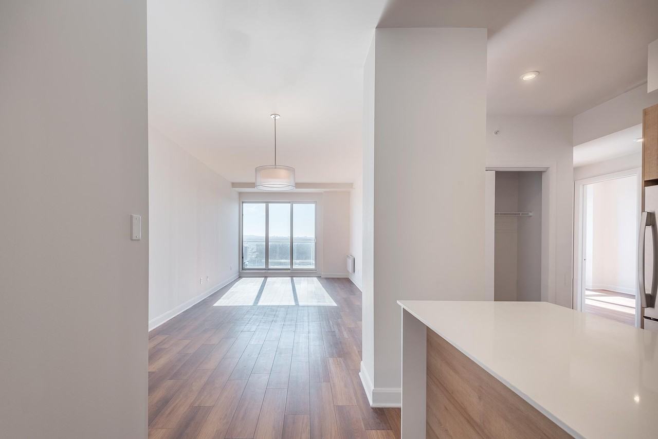 2990 Boulevard Saint-Martin Ouest - Photo 3 of 22