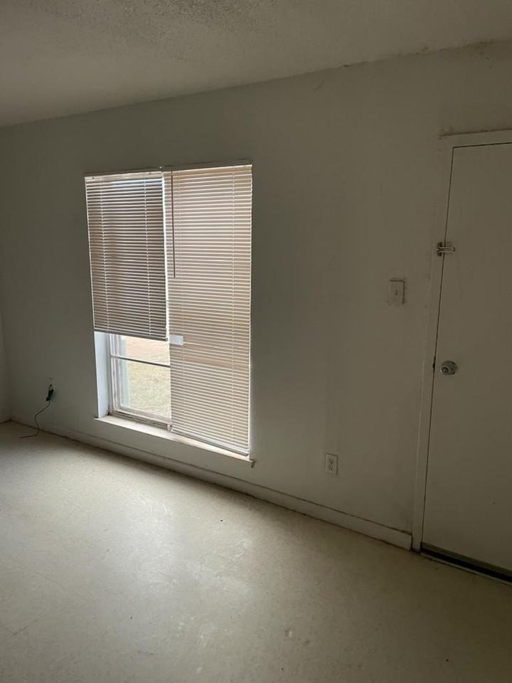 1300 North Walnut Avenue #4 - Photo 3 of 10