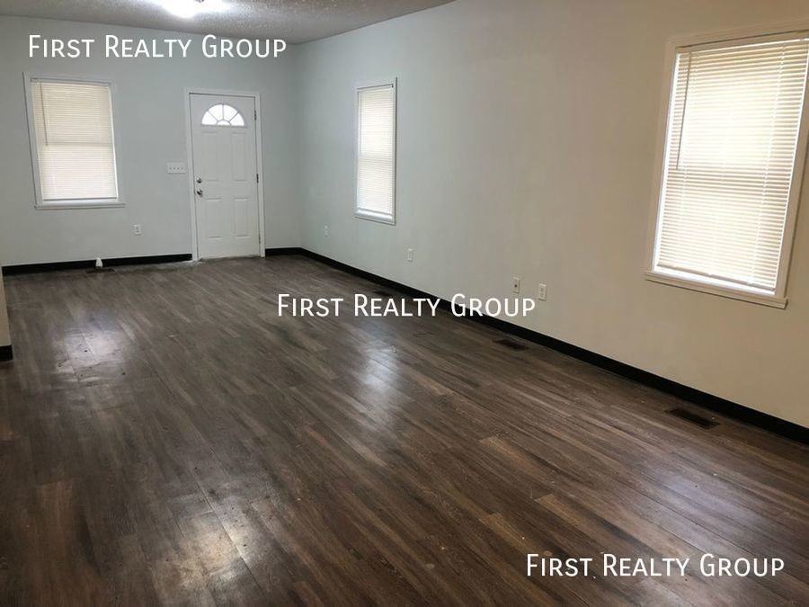 1017 Epworth Ave - Photo 2 of 10