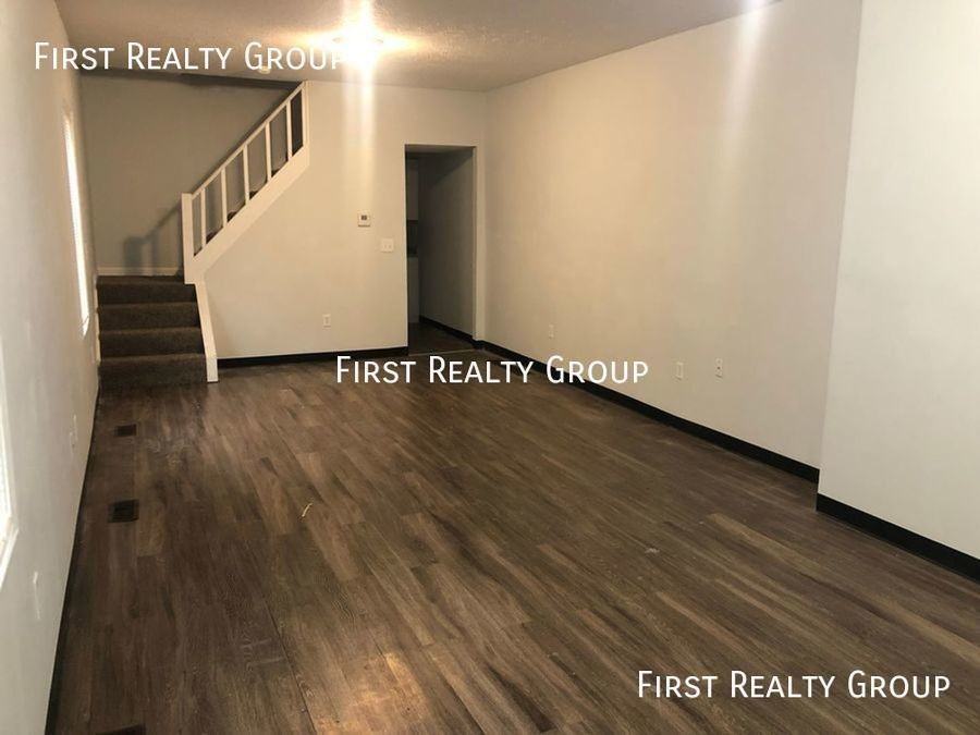 1017 Epworth Ave - Photo 3 of 10