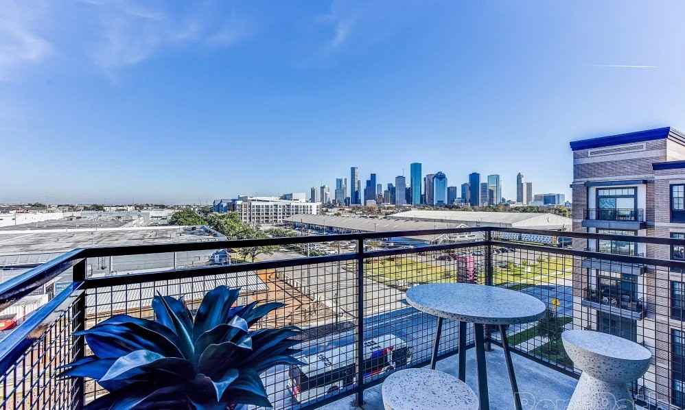 1210 Sawyer St #A24 - Photo 3 of 27