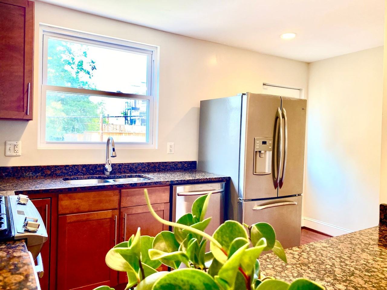 1216 Montello Ave Ne ##Ne - Photo 3 of 33