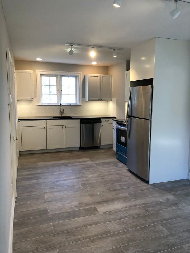 1453 Valley Rd - Photo 3 of 4