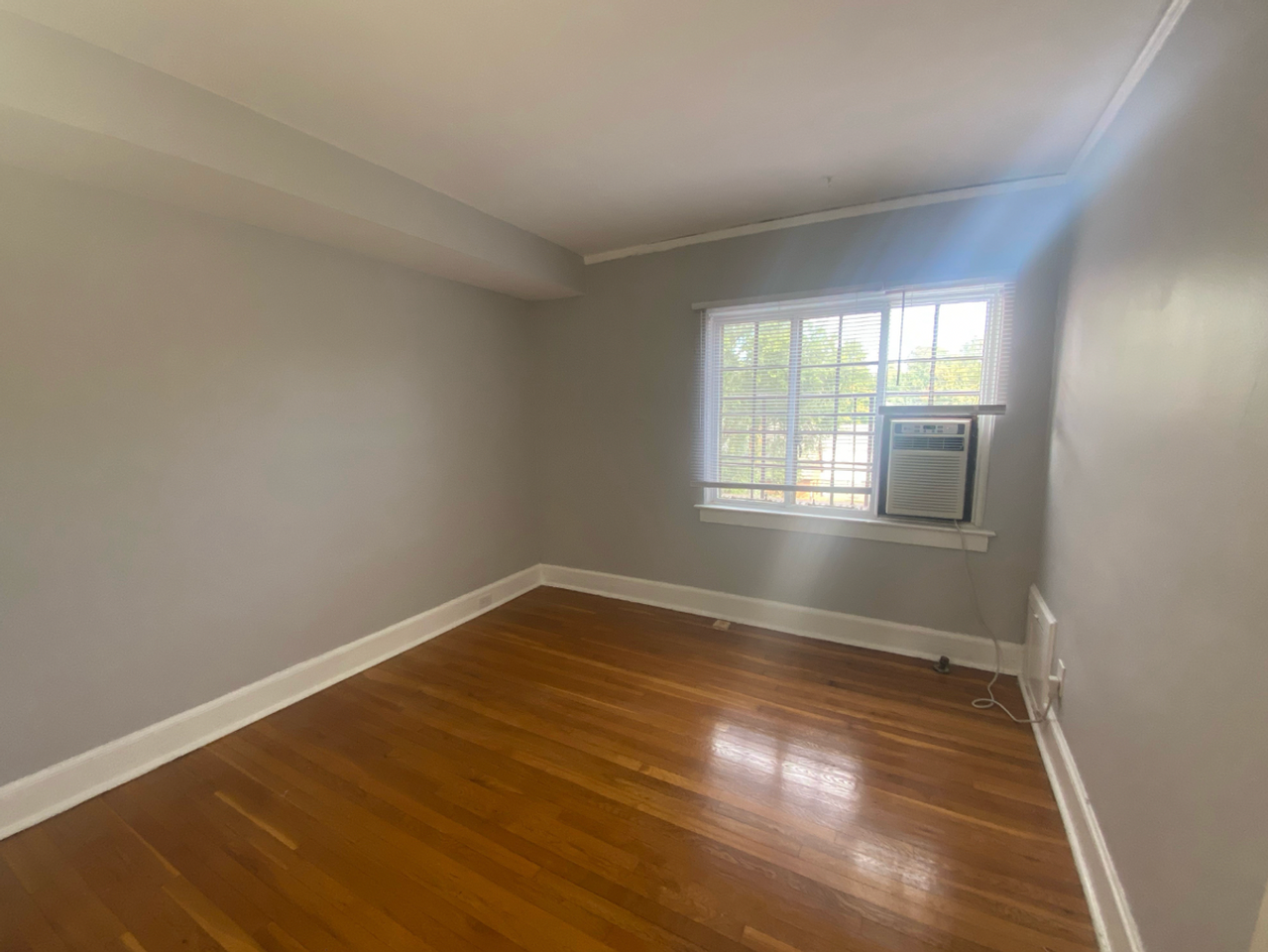 6650 Chestnut St - Photo 3 of 8