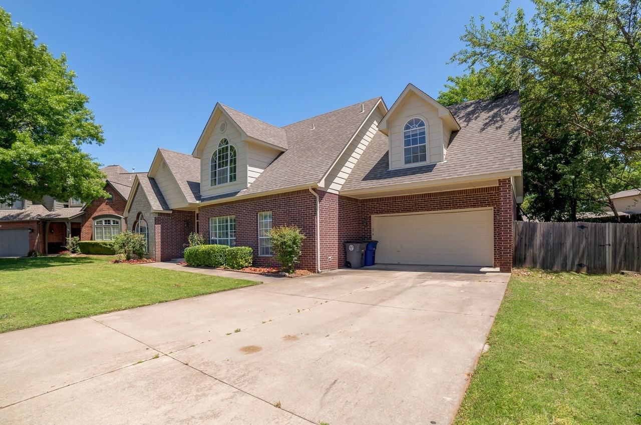 10119 S College Pl - Photo 2 of 37