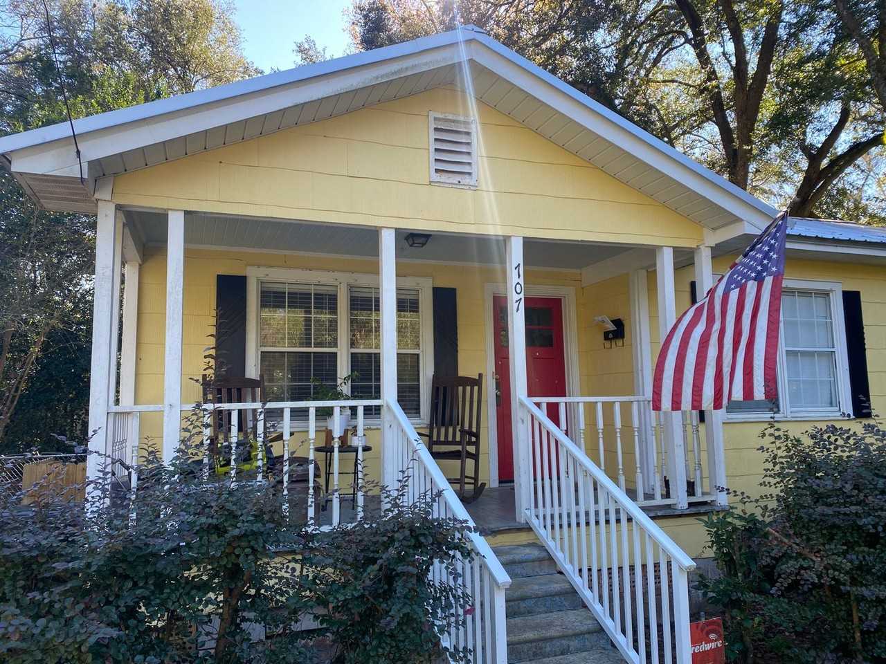 707 Collins Dr - Photo 3 of 27