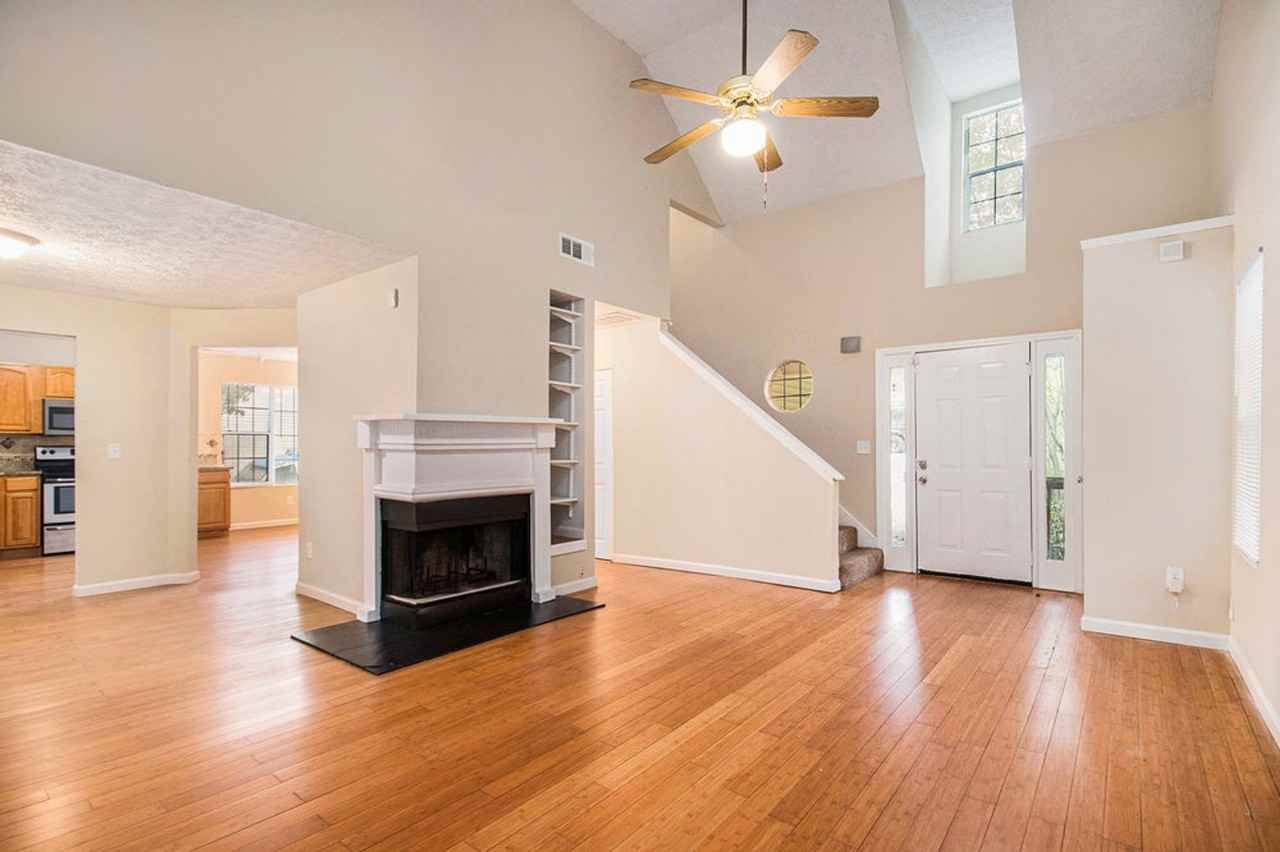 6509 Eastbriar Dr - Photo 4 of 19
