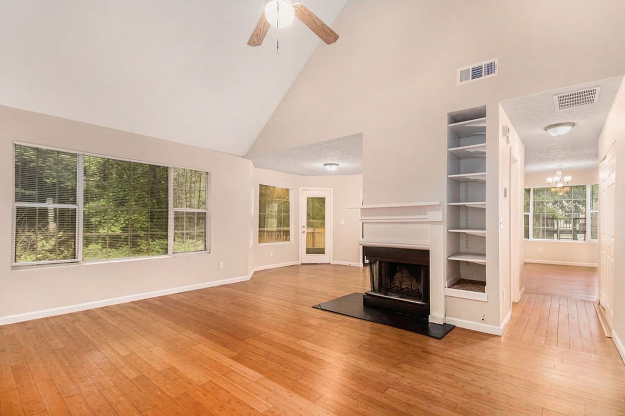 6509 Eastbriar Dr - Photo 5 of 19