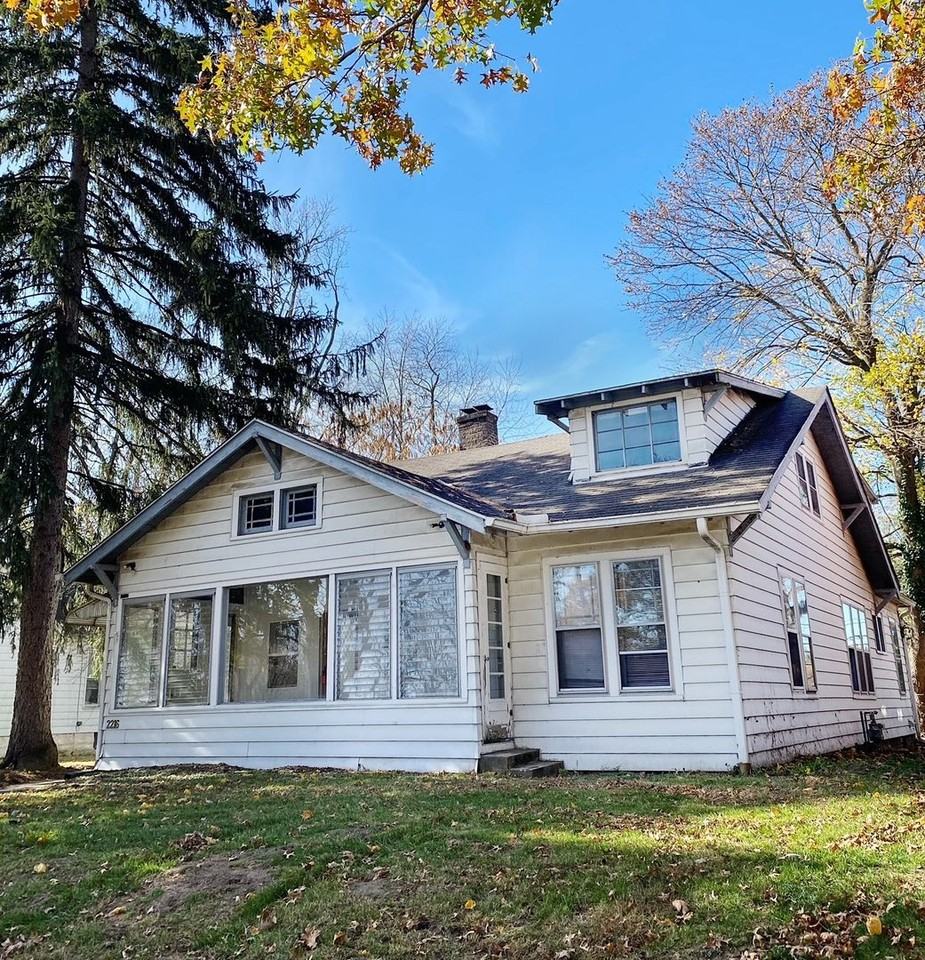 2216 N 7th St - Photo 2 of 12