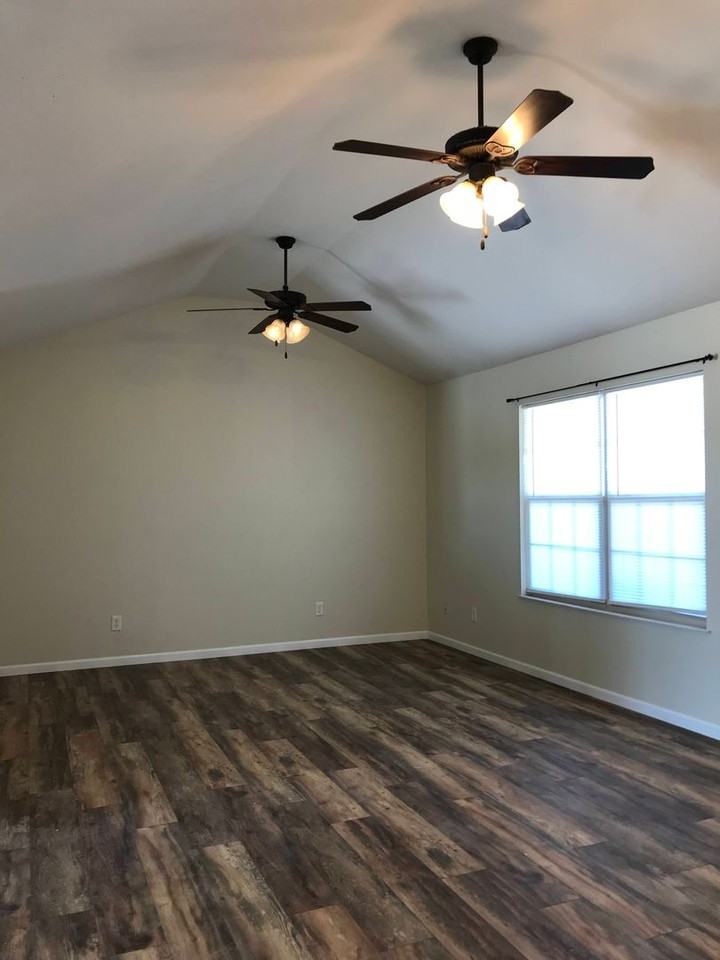 101 Ashton Ave - Photo 3 of 19