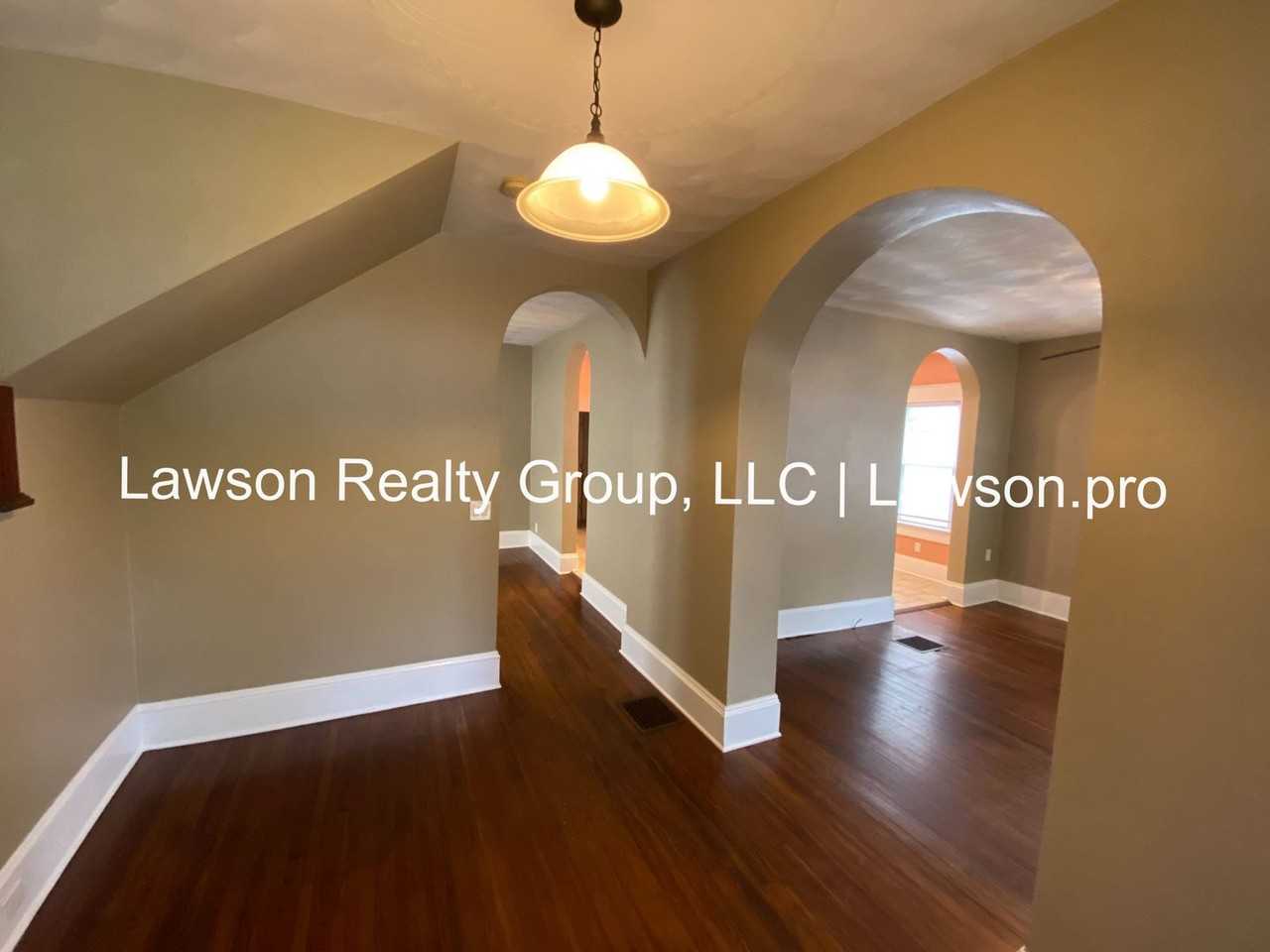 910 6th St Se - Photo 3 of 34