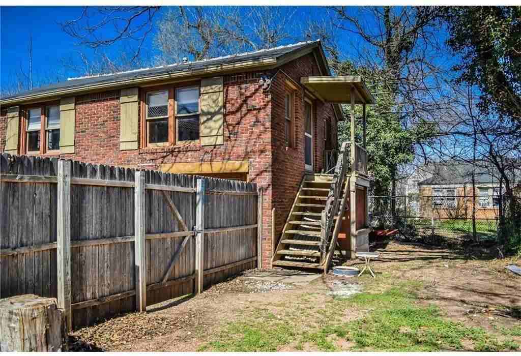 127 Nw 30th St - Photo 3 of 43