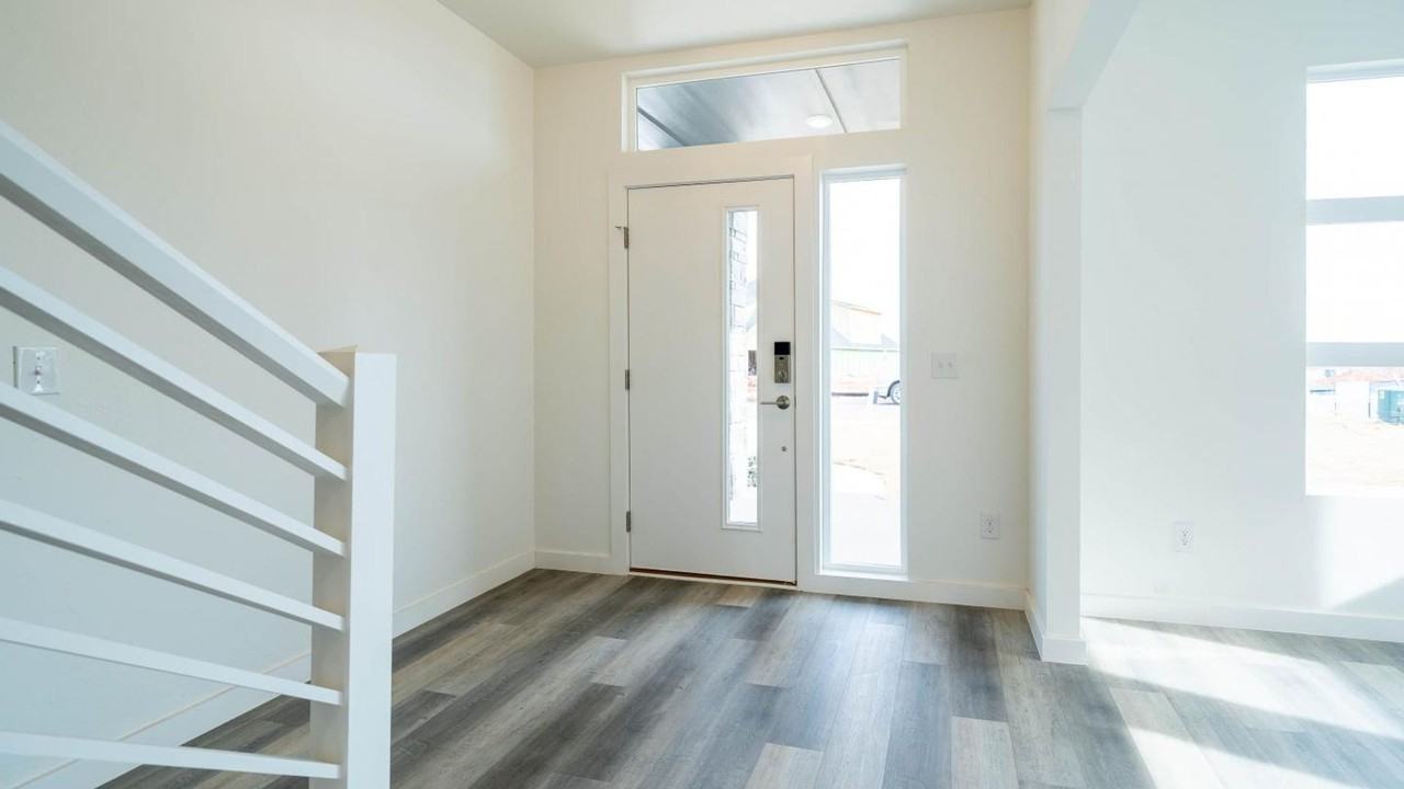 6032 Dale Ave - Photo 4 of 22