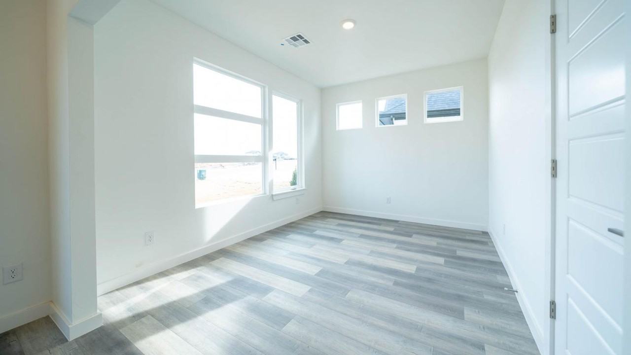 6032 Dale Ave - Photo 6 of 22