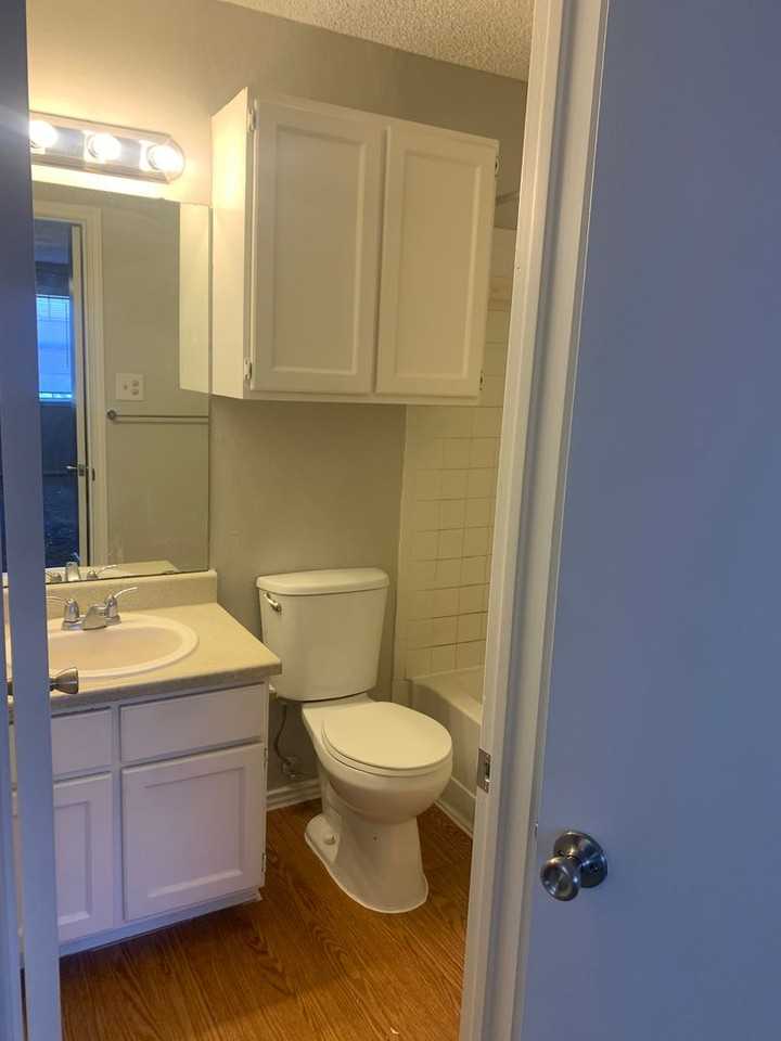 7814-7816 Las Olas Blvd - Photo 6 of 15