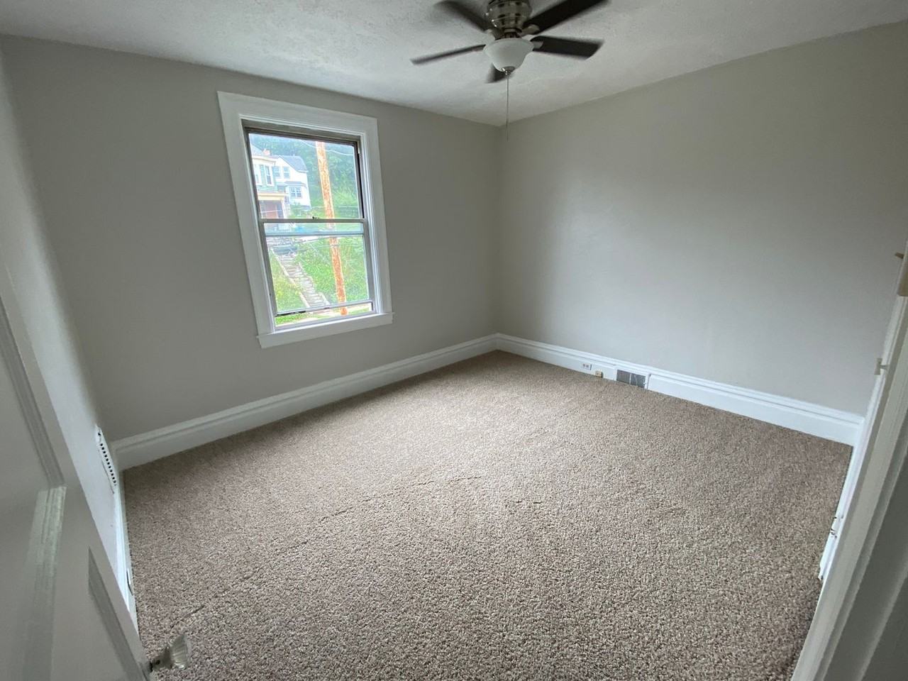 202 N Balph Ave #2 - Photo 4 of 12