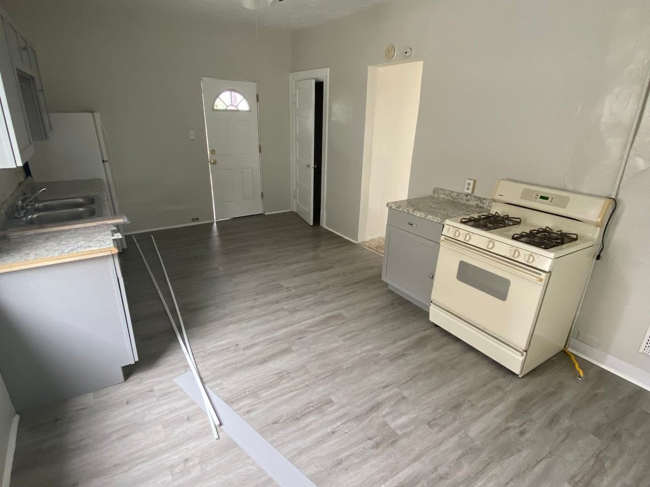 202 N Balph Ave #2 - Photo 5 of 12