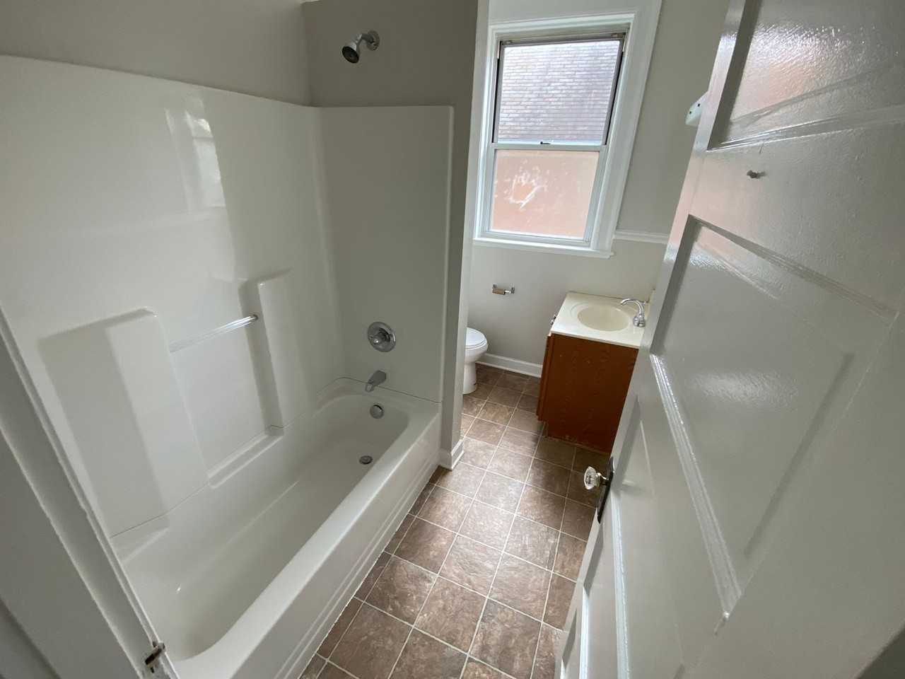 202 N Balph Ave #2 - Photo 3 of 12