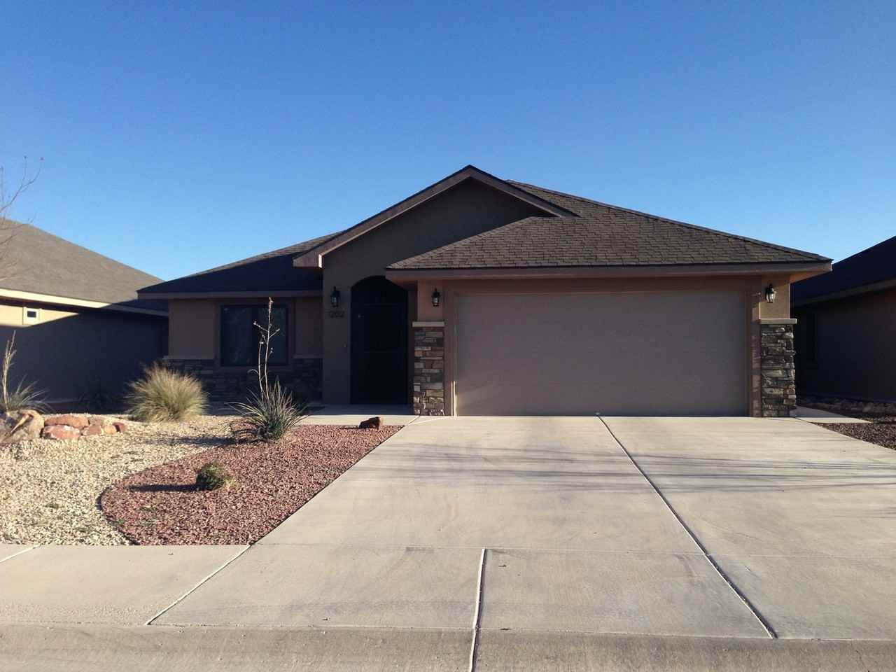 1202 Karabella Way - Photo 2 of 41