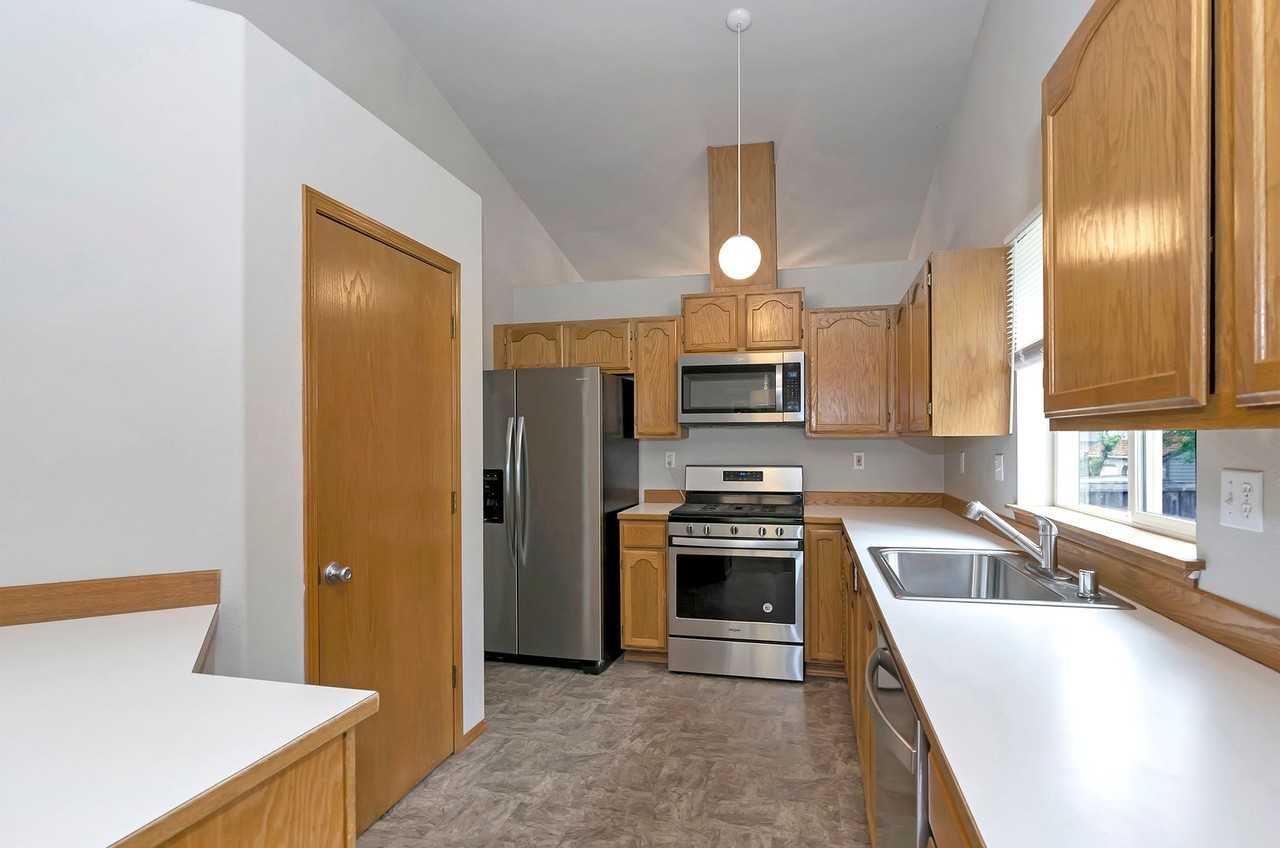 17316 87th Avenue Ct E - Photo 7 of 27