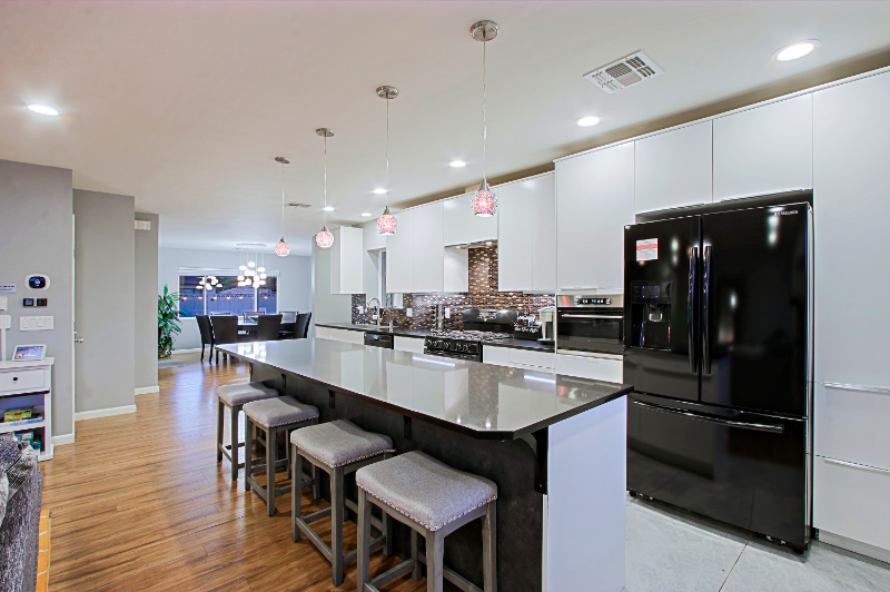 2824 N 82nd St - Photo 3 of 50