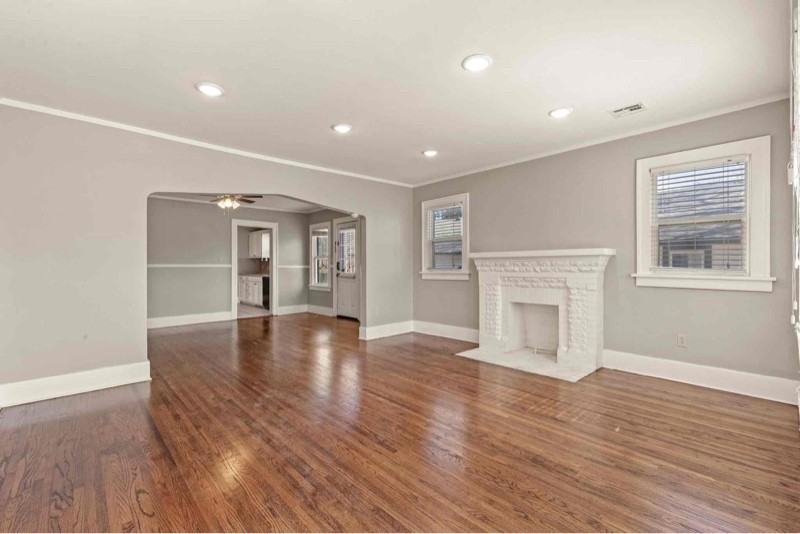 3317 E 5th Pl - Photo 2 of 11