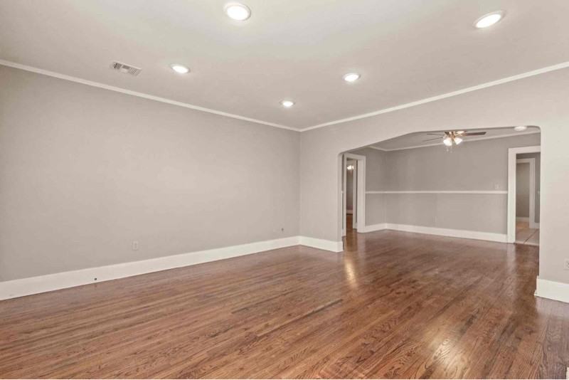 3317 E 5th Pl - Photo 3 of 11