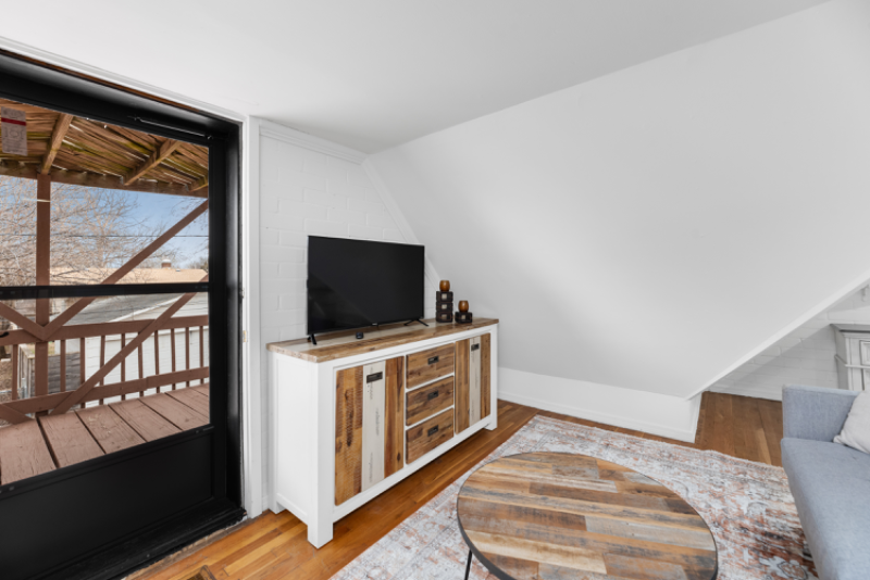 804 N Perry Ave - Photo 5 of 15