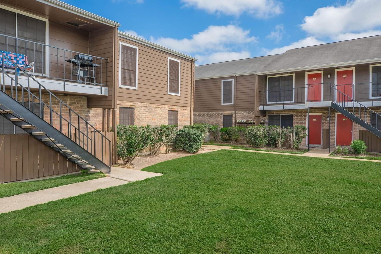 Park on Burke - Photo 3 of 50