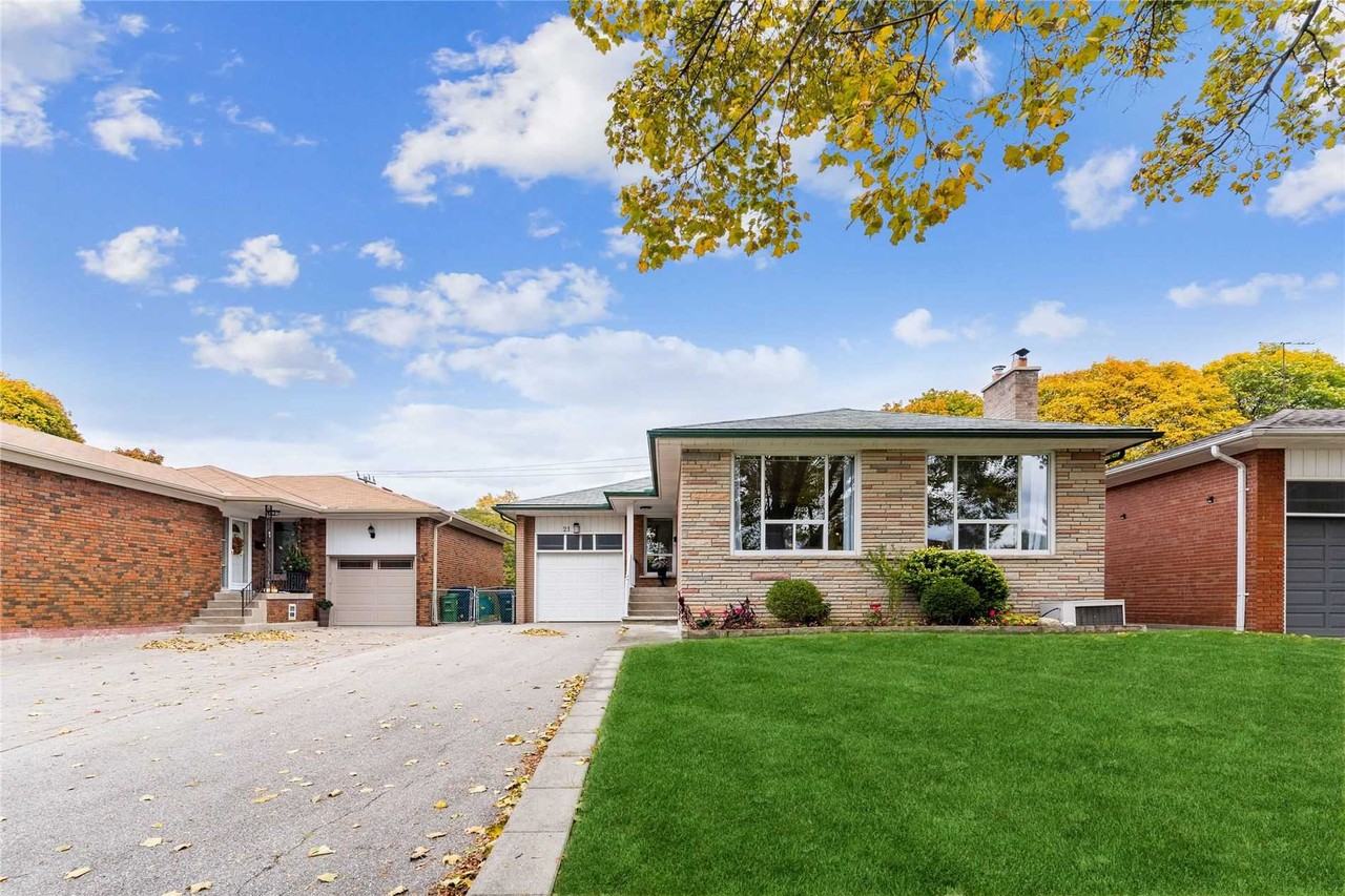Downpatrick Crescent, Toronto, ON M9R 2R8 4 Bedroom House for 1,350
