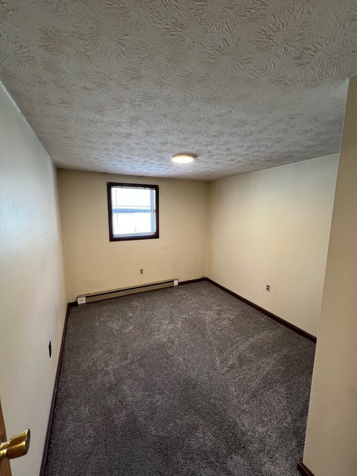 355 Madison St #NA - Photo 3 of 8