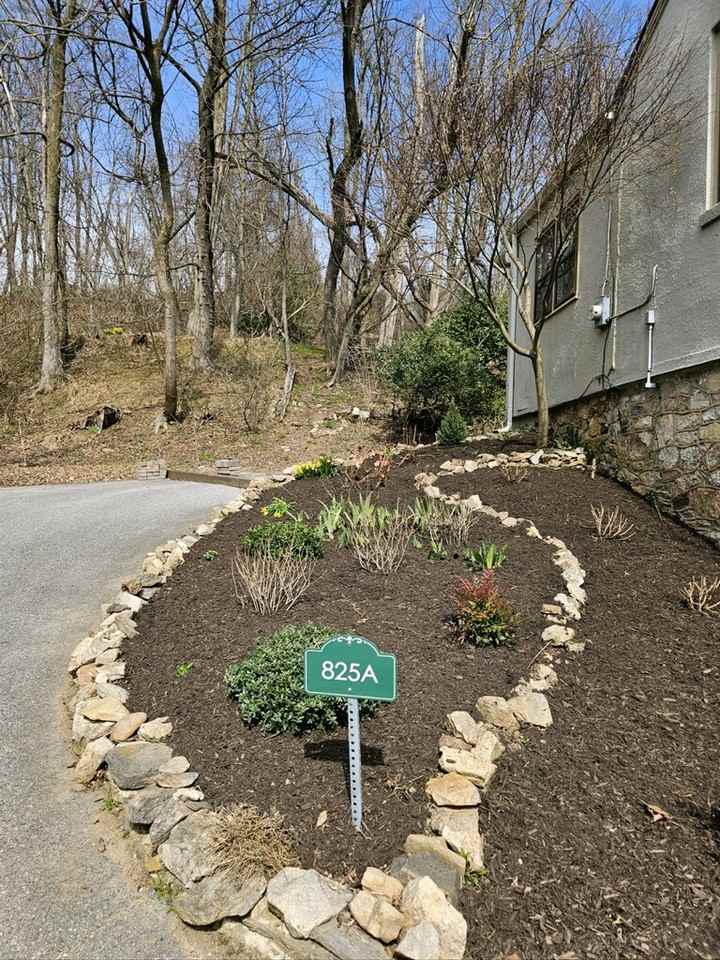 825 Creek Rd #A - Photo 2 of 22