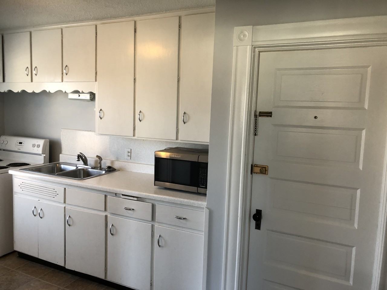 416 La Salle Ave #2 - Photo 5 of 6