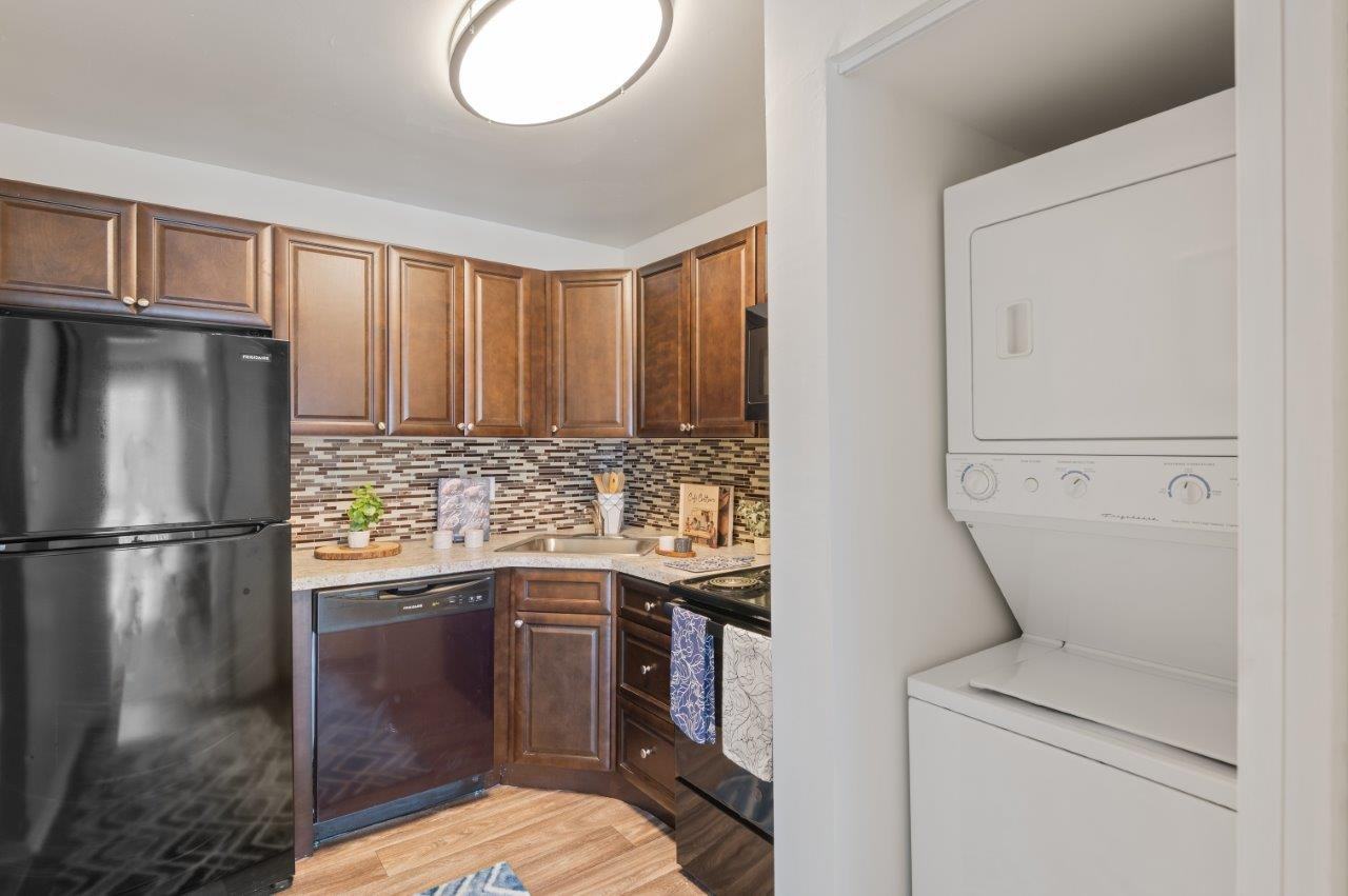 Towson Crossing Apartment Homes - Photo 2 of 22