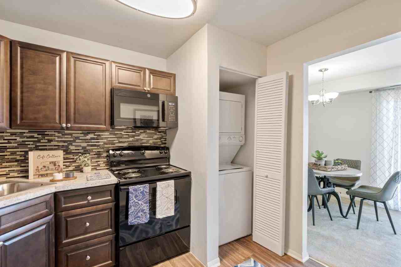 Towson Crossing Apartment Homes - Photo 3 of 22