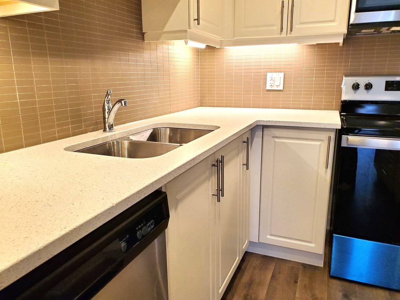 590 North Service Road #75 - Photo 4 of 19