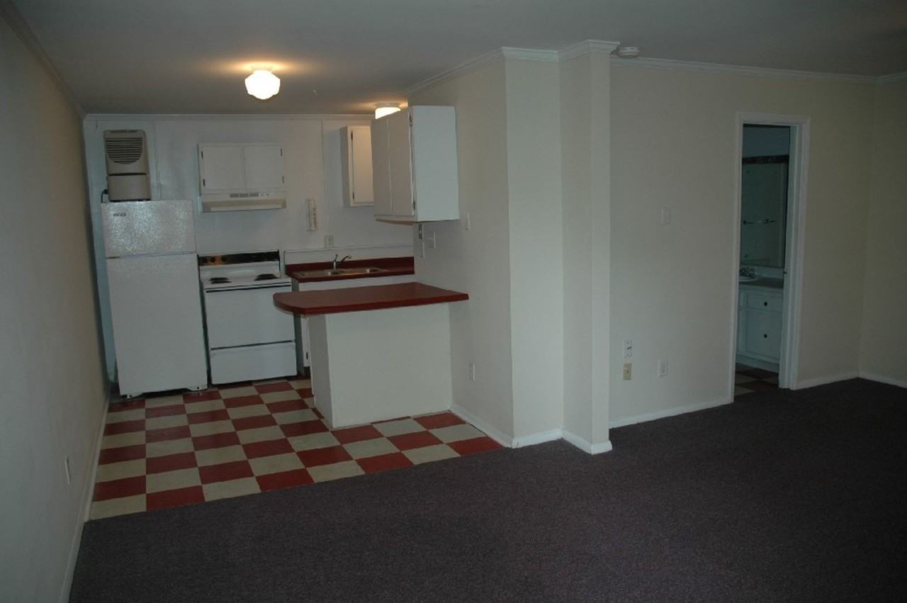 SeVille Apt. - Photo 7 of 11