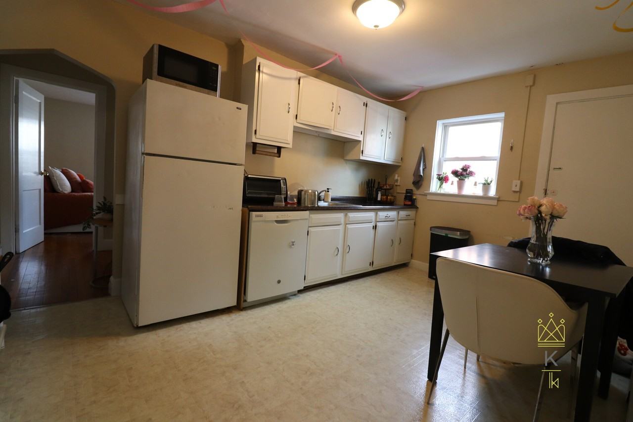 34 Beechcroft St #2 - Photo 4 of 14