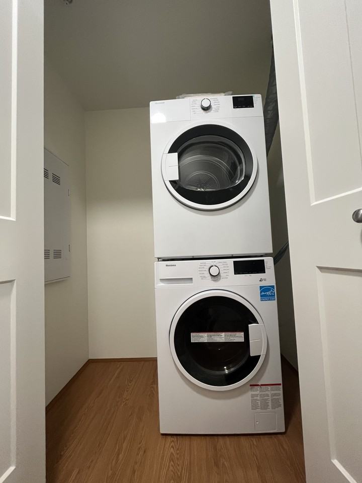 7833 Columbia Street #401 - Photo 3 of 10