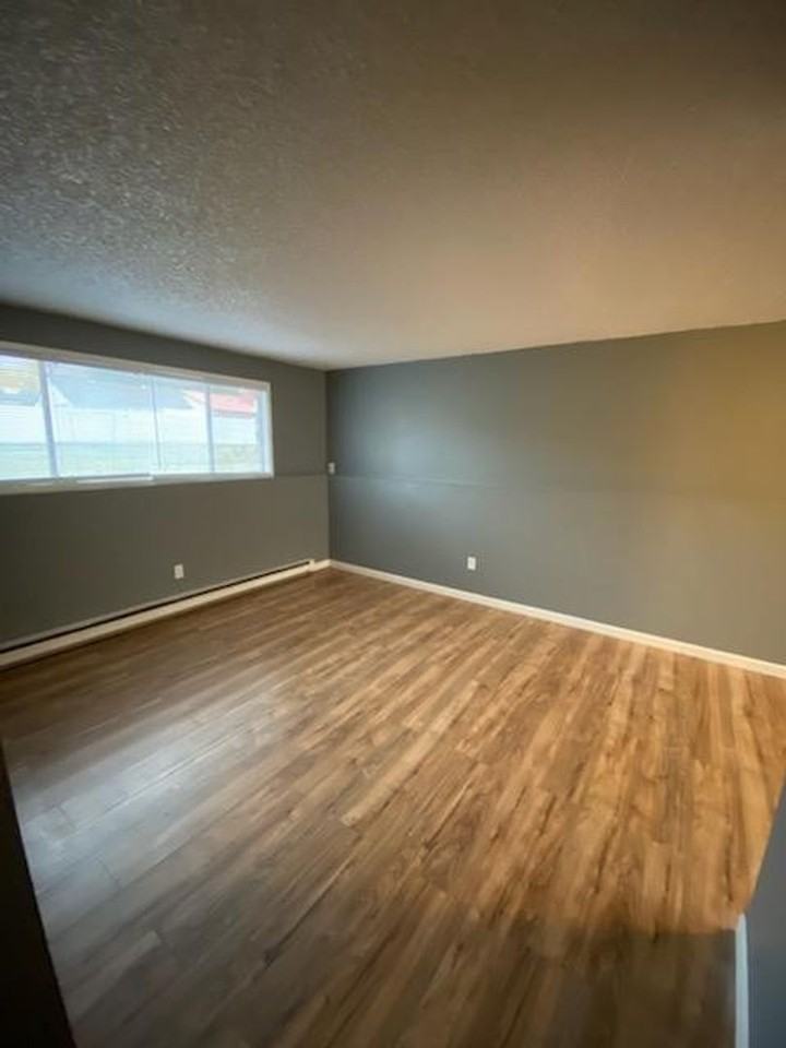 1902 8th - Photo 3 of 20