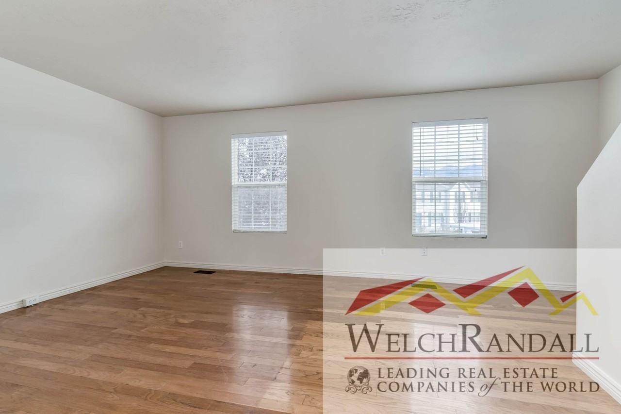 5081 S 1800 W - Photo 3 of 25