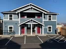 featured image of 1124 N Forest St