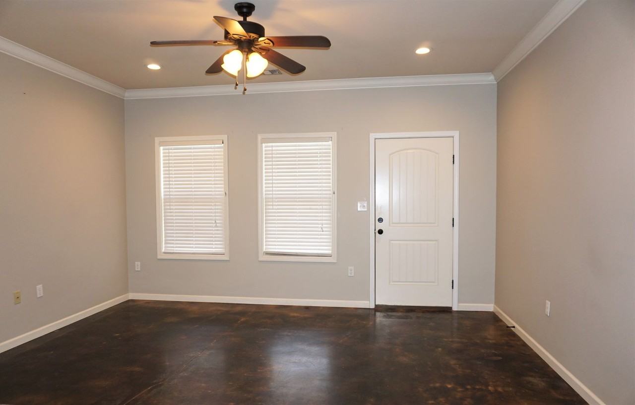 3901 Hill - Photo 2 of 12