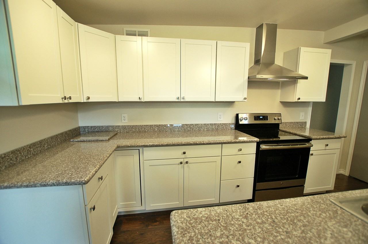 2518 45th St - Photo 4 of 15