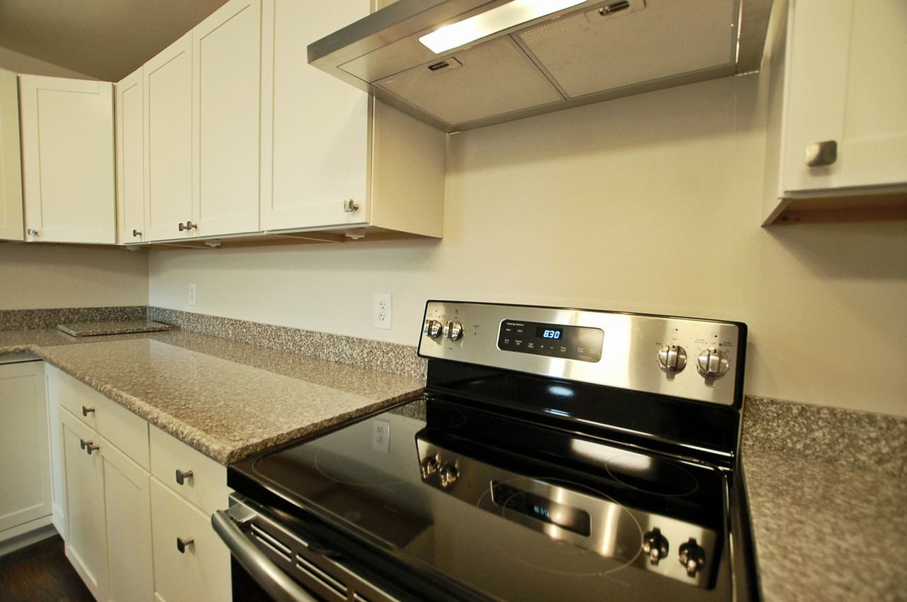 2518 45th St - Photo 7 of 15