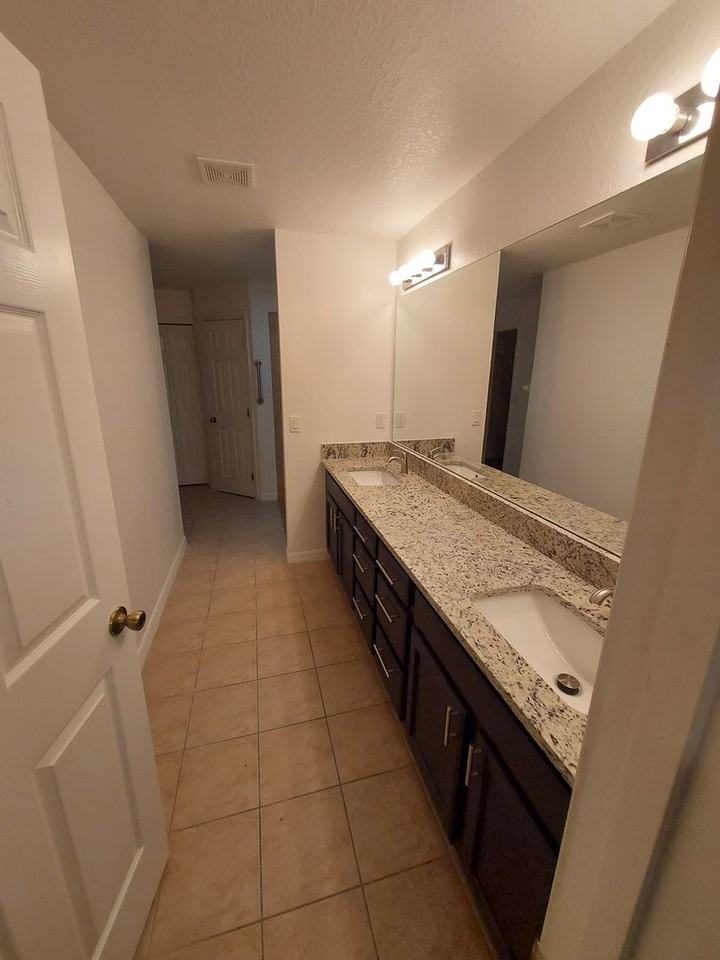 8151 Sw 128th Loop - Photo 7 of 14