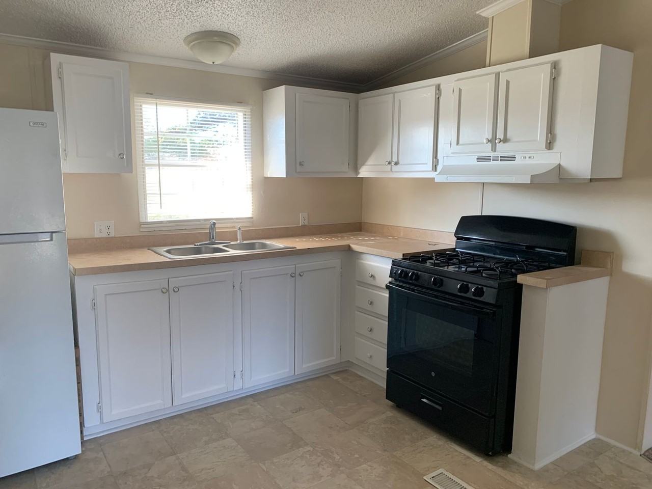 7 S Joshua Ct - Photo 2 of 18